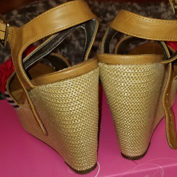 Shoes - Picture 3 of 4